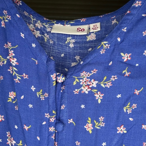 Women’s Floral Button up Tie Blouse - Picture 4 of 4